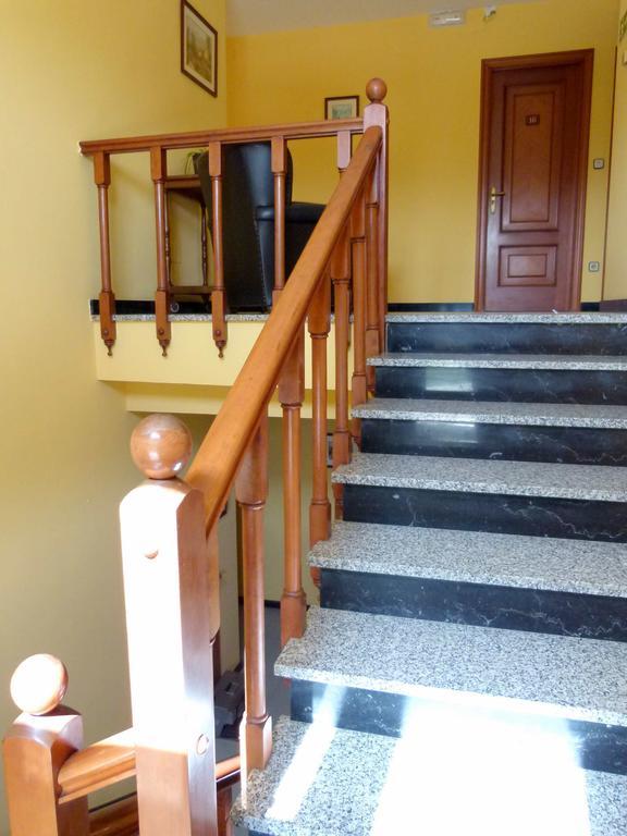 טאפיה דה קסרייגו Hostal Chiquin מראה חיצוני תמונה