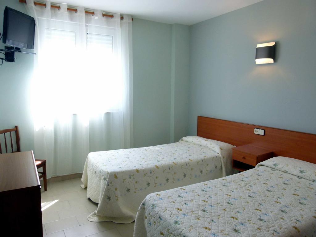 טאפיה דה קסרייגו Hostal Chiquin חדר תמונה