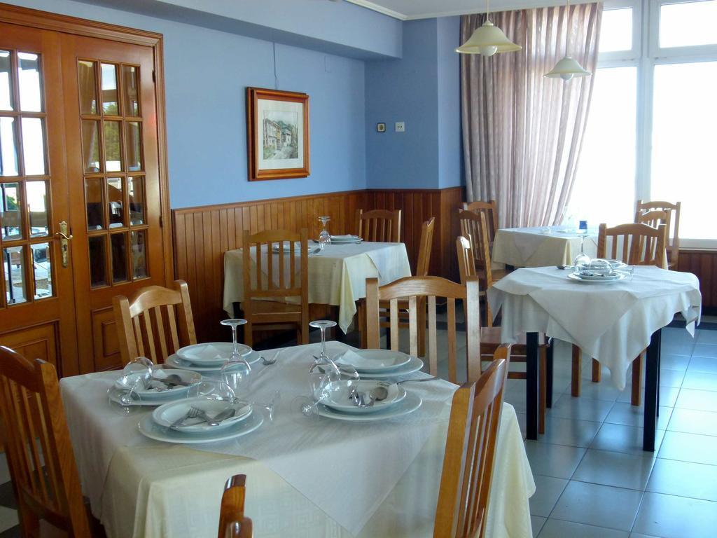 טאפיה דה קסרייגו Hostal Chiquin מראה חיצוני תמונה