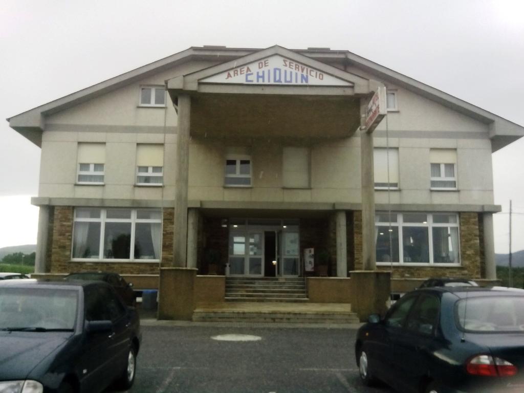 טאפיה דה קסרייגו Hostal Chiquin מראה חיצוני תמונה